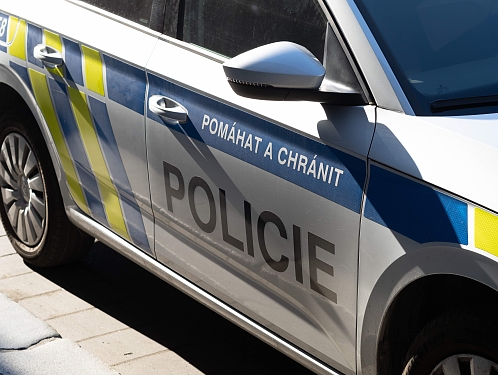 AKTUALIZACE - Policisté pátrají po ženě z fotografií. Pomoci může i veřejnost